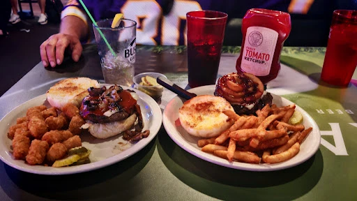 Sidelines Sports Grill Ltd
