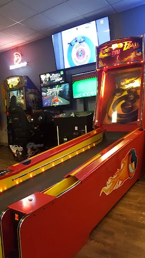 Sidelines Sports Grill Ltd photo 7