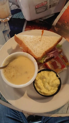 Sidelines Sports Grill Ltd photo 5